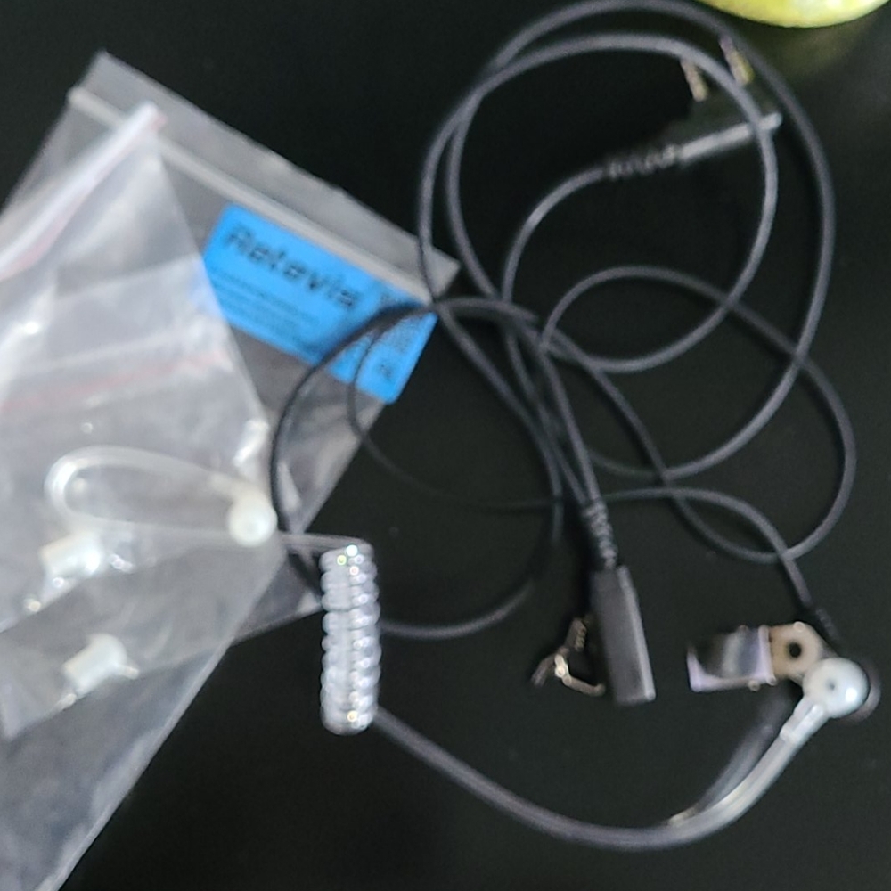 Walkie talkie ear piece